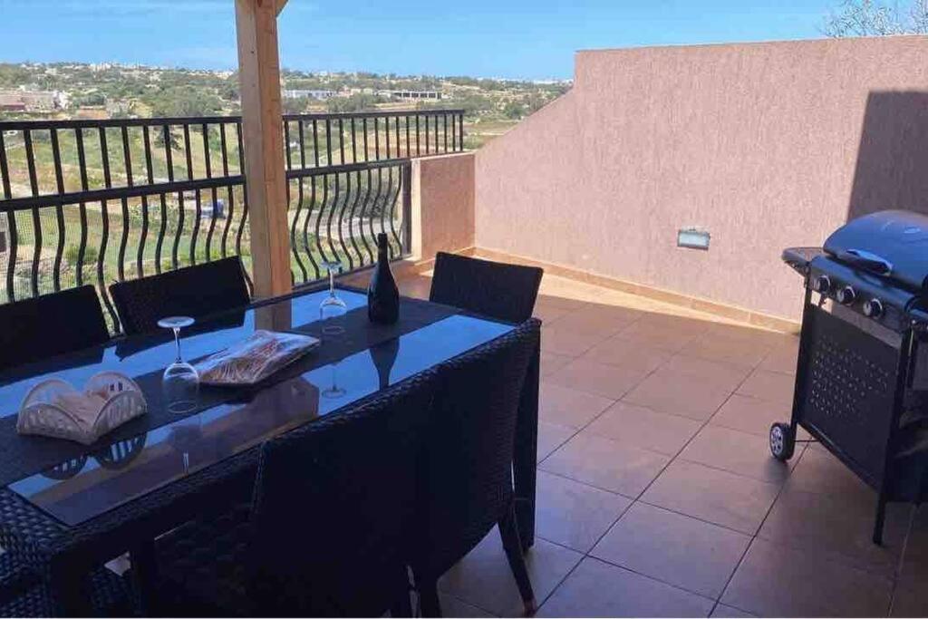 2 Bedroom Penthouse With Country And Sea Views *