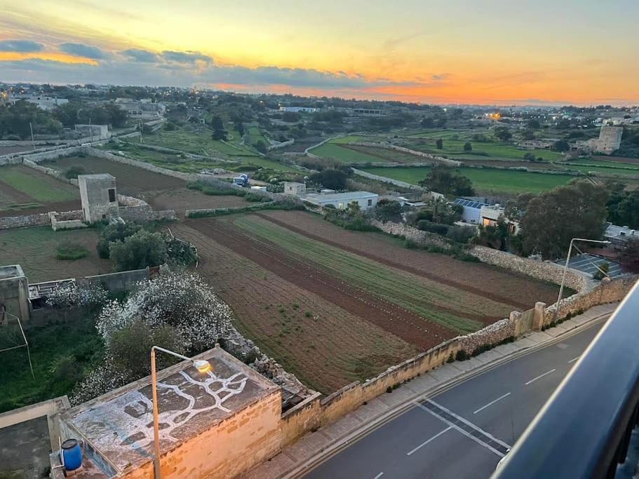 2 Bedroom Penthouse With Country And Sea Views *