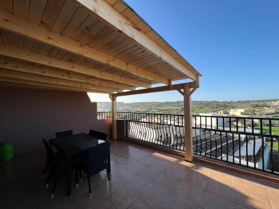 Apartment 2 Bedroom Penthouse With Country And Sea Views