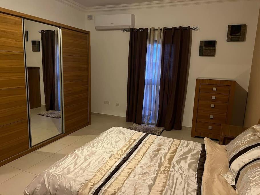Apartment 2 Bedroom Penthouse With Country And Sea Views *